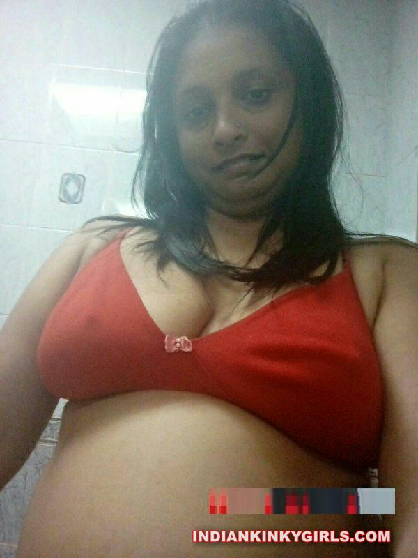 Busty Desi Teacher Nude Selfies Showing Big Boobs _003.jpg