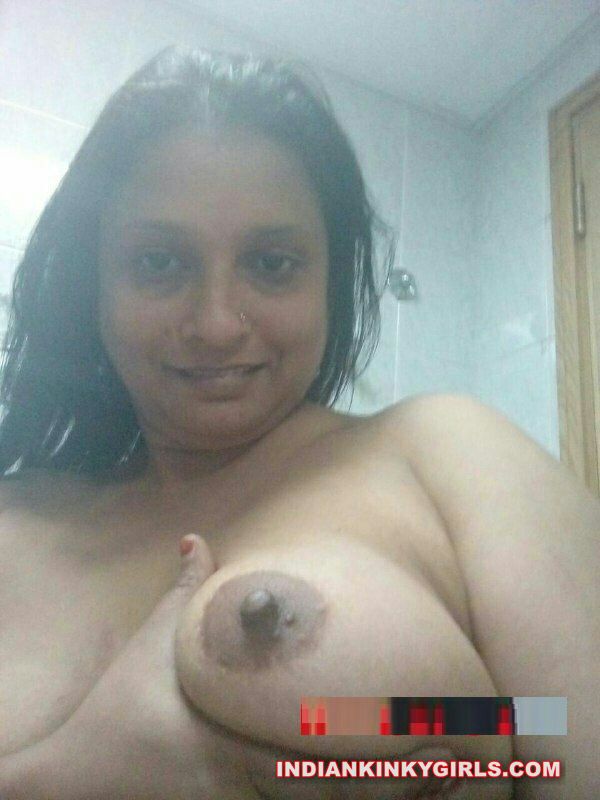 Busty Desi Teacher Nude Selfies Showing Big Boobs _004.jpg