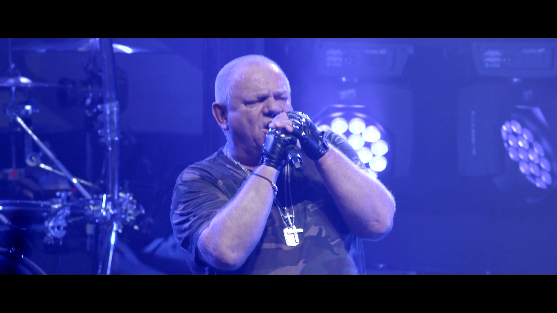 00007.m2ts(Dirkschneider.Live-Back To The Roots-Accepted!2017.BD1080i)_20170826_102611.977.png
