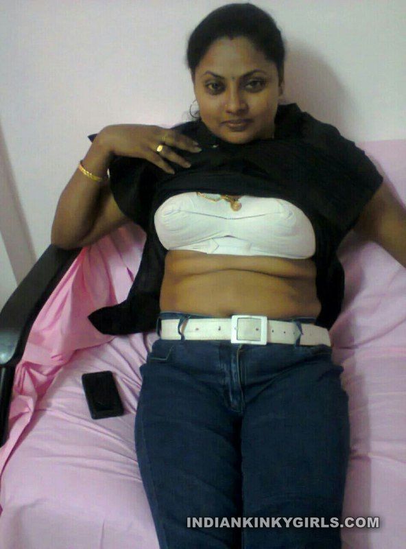 Mallu Bhabhi Seems Stripping for Boss Showing Boobies _002.jpg