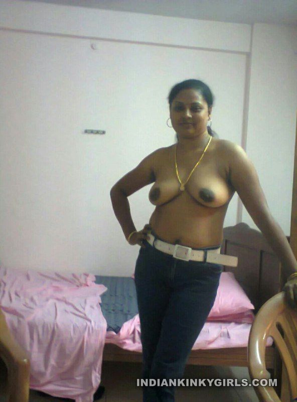 Mallu Bhabhi Seems Stripping for Boss Showing Boobies _004.jpg