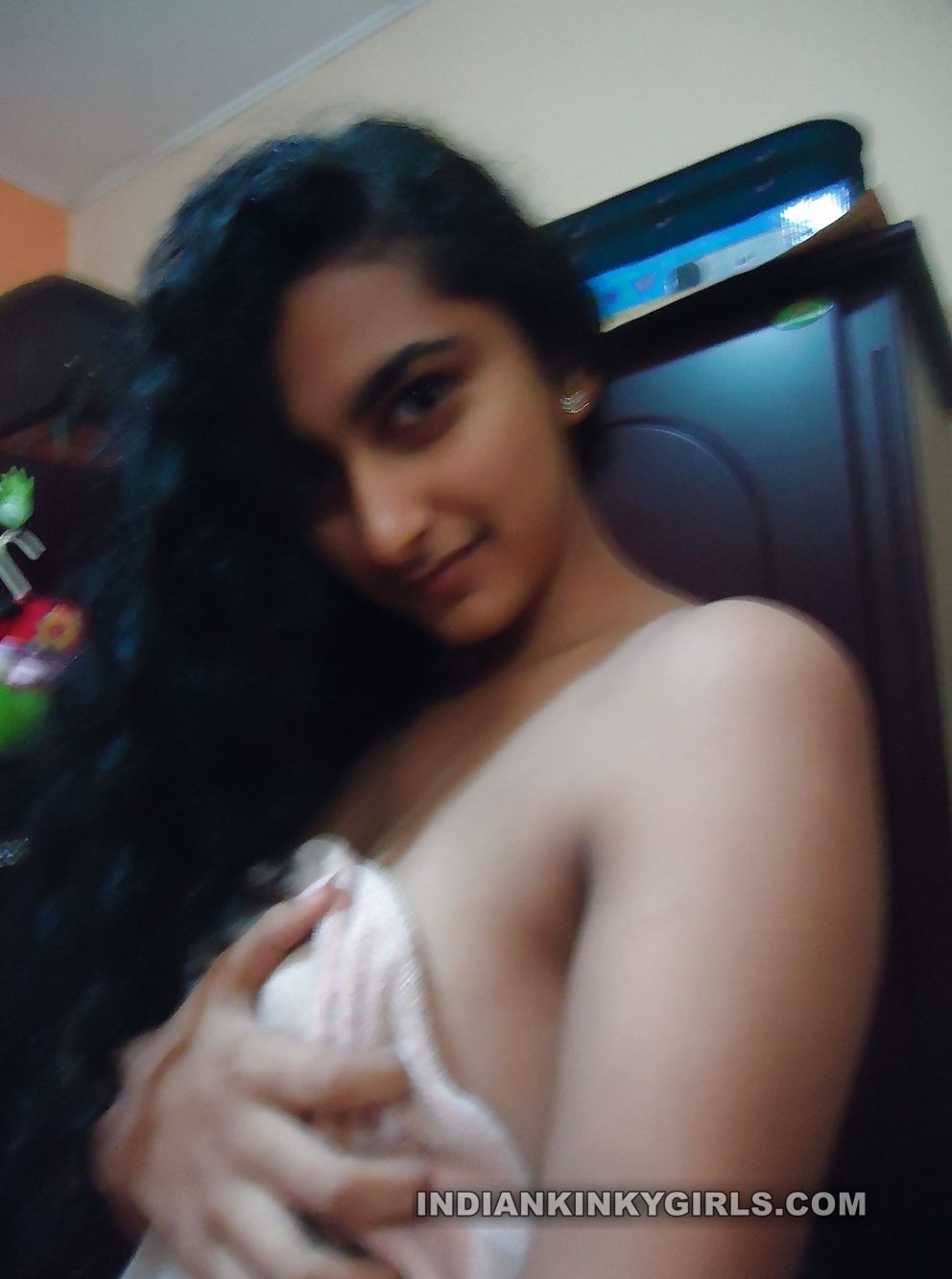 Pretty Amateur Desi Teen Sexy And Nude Selfies _004.jpg