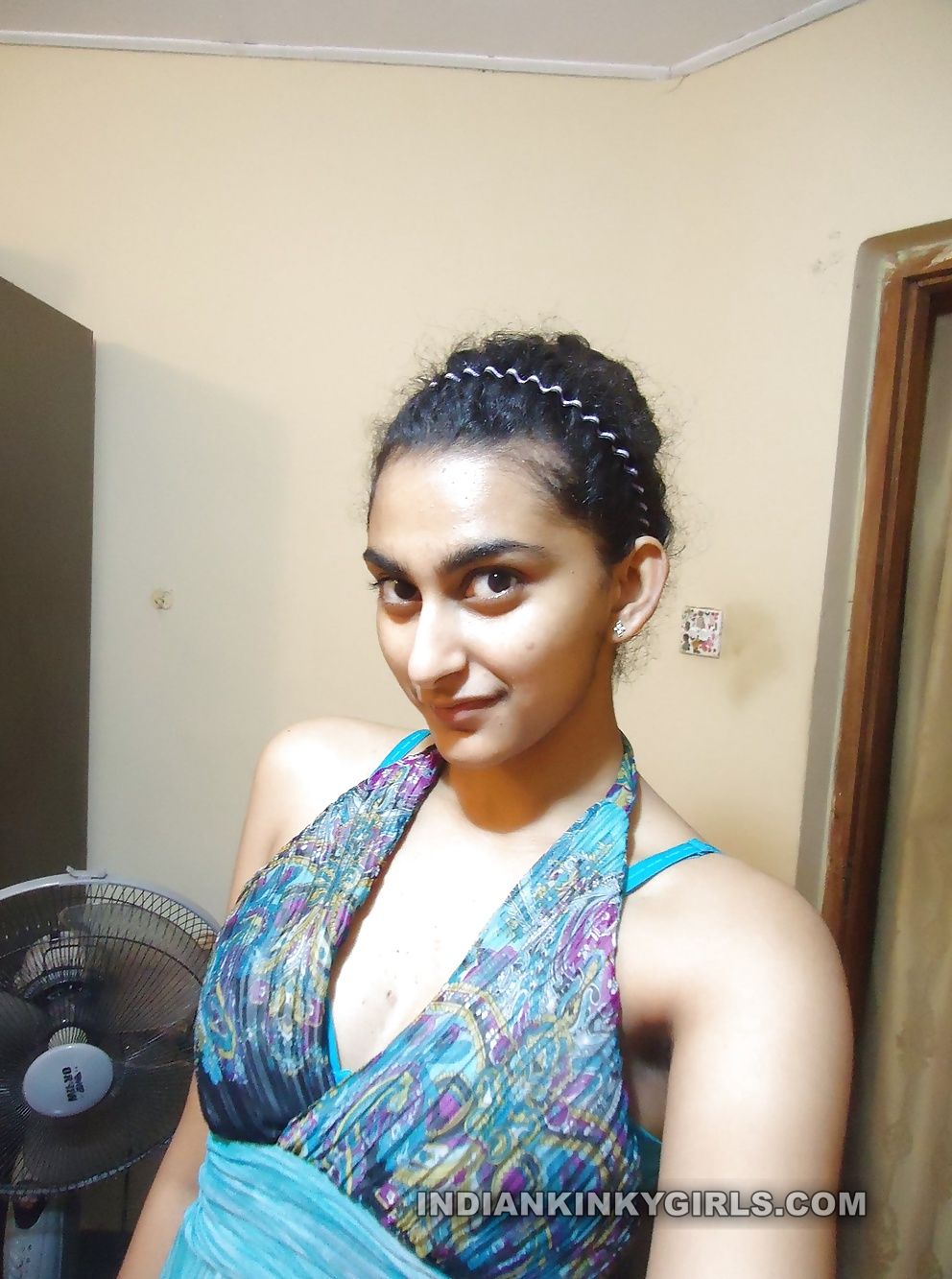 Pretty Amateur Desi Teen Sexy And Nude Selfies _002.jpg