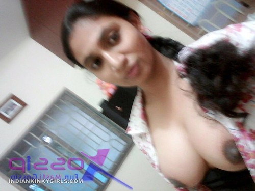 Indian Sucking Nipples - Dusky Desi Beauty Showing Lovely Boobs For You | Indian Nude ...