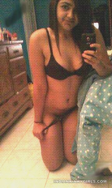 Cute Desi Teen Full Nude Mirror Selfies Leaked _002.jpg
