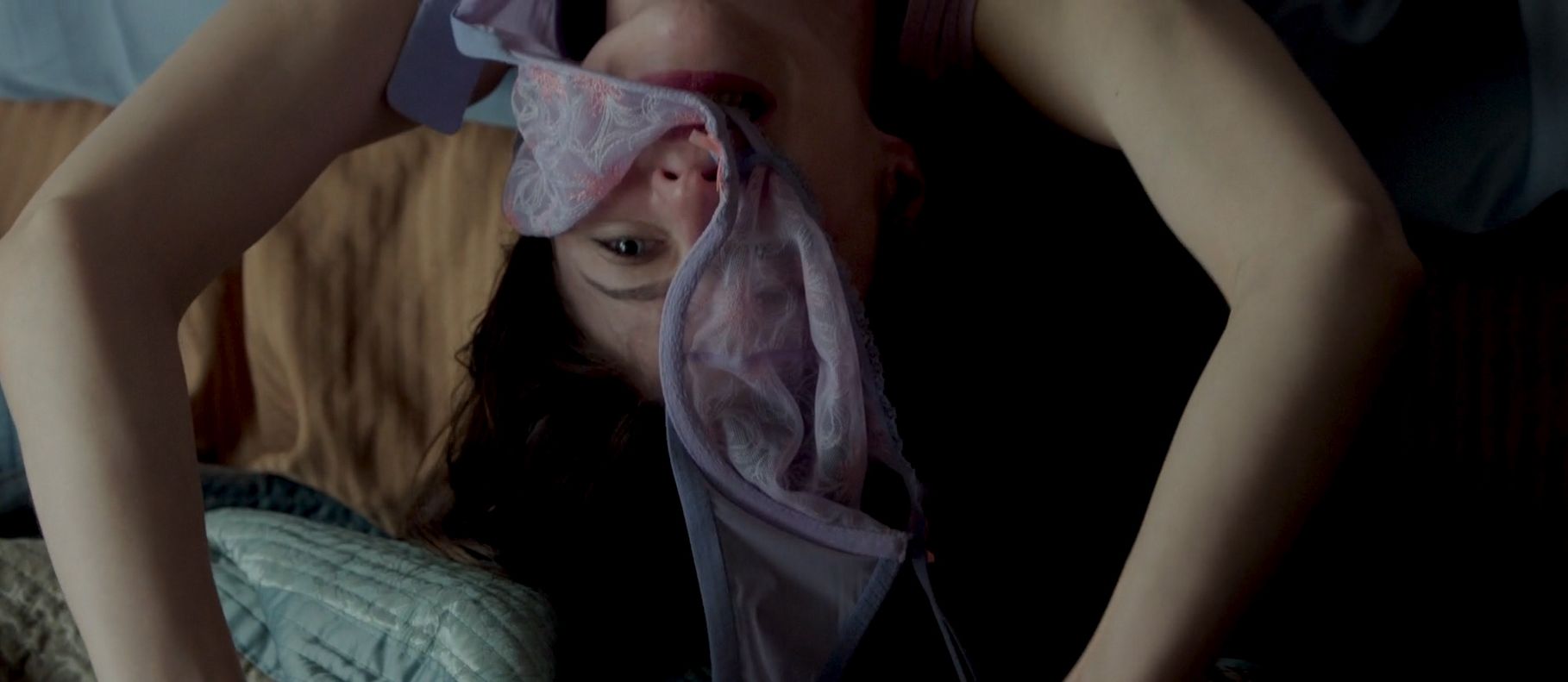 Alexandra Daddario, Kate Upton - The Layover 1080p (16).jpg
