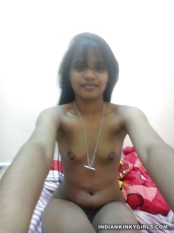 Amateur Mallu Girl Nude Selfies Leaked Online _003.jpg