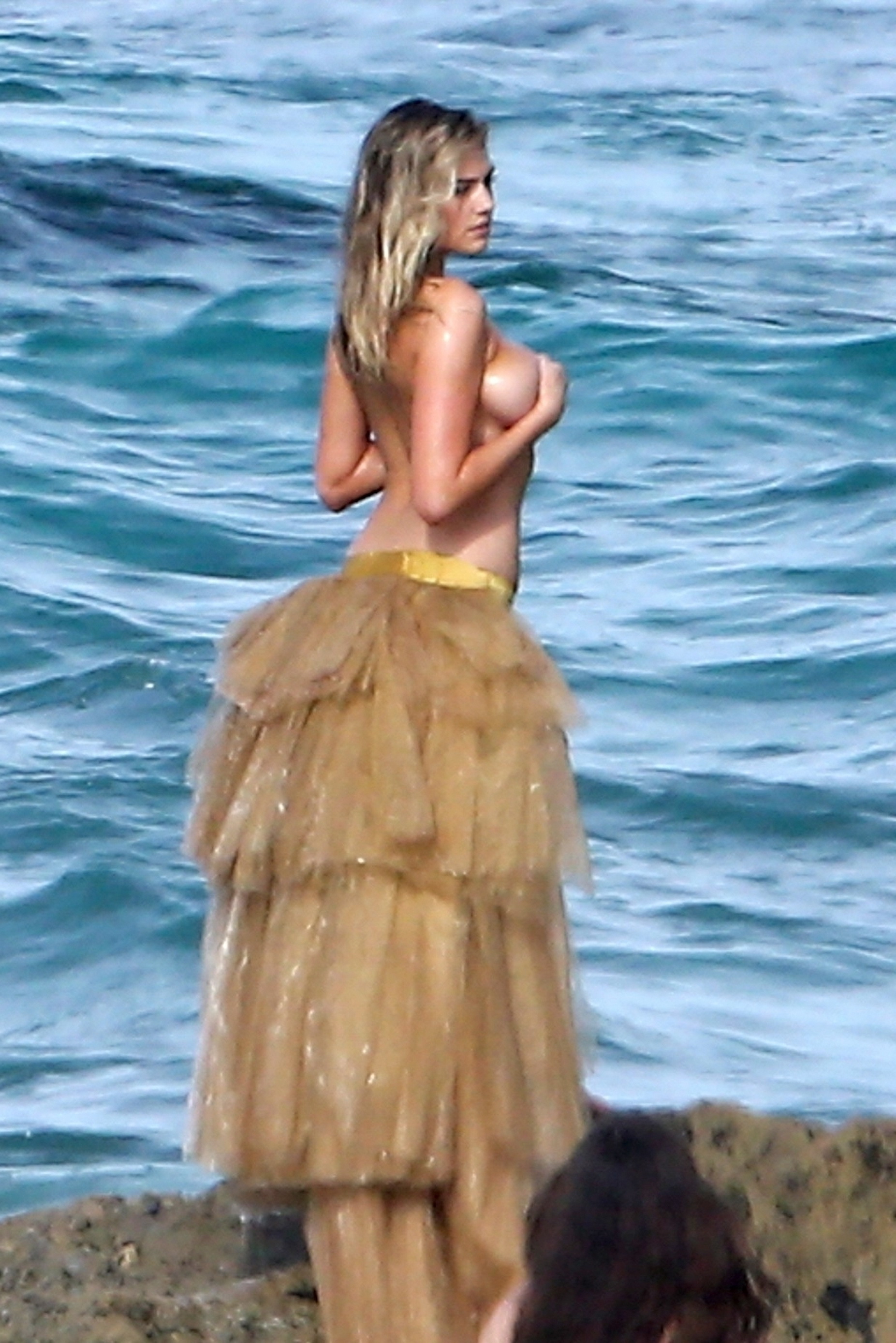 Kate Upton topless tini bikini photoshoot for Sports Illustrated Swimsuit in Aruba 38x MQ photos 12.jpg