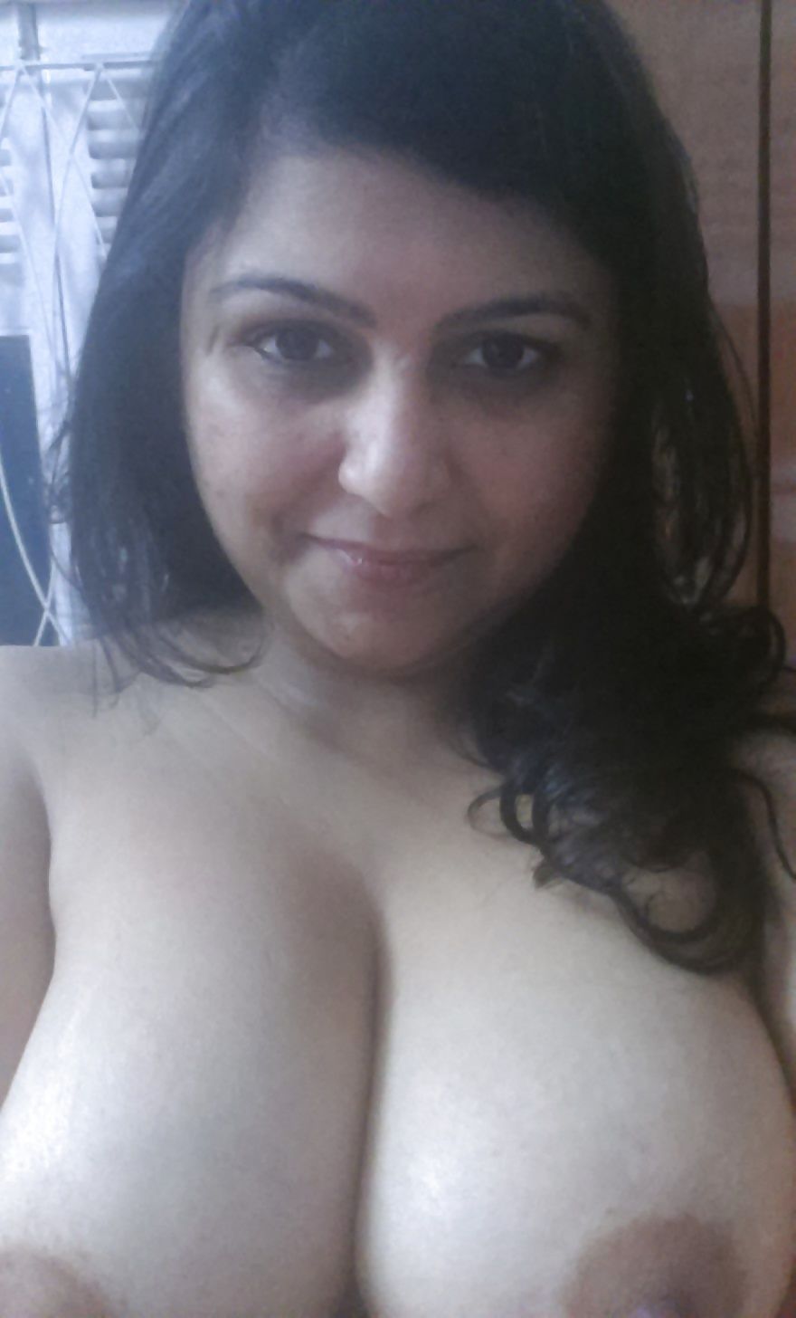 Super Hot Indian Aunty Nude Selfies Leaked _008.jpg