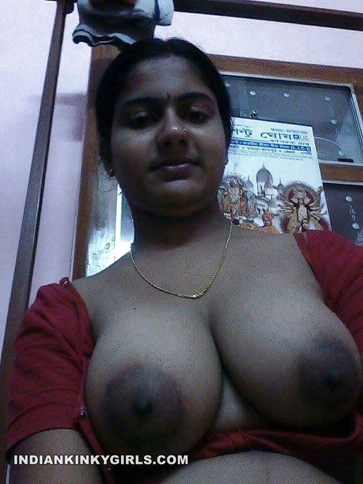 Indian Nude Housewife Round Boobs_003.jpg