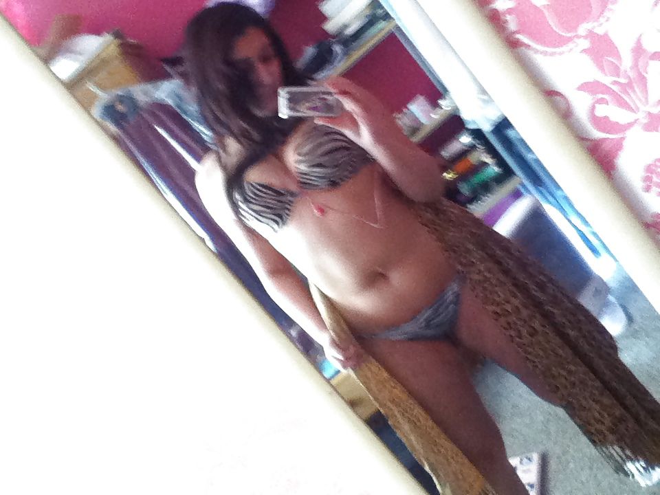 Hot Indian Girl Naughty Bikini Selfies _004.jpg