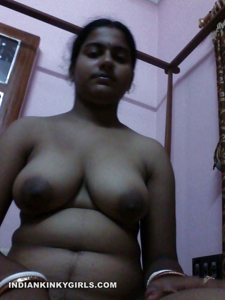 Indian Nude Housewife Round Boobs_007.jpg