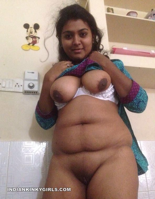 Indian College Girlfriend With Amazing Size Boobs_006.jpg