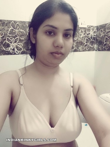 Indian College Girls Fucking - Amateur Indian College Girl Nude Selfies Leaked | Indian ...