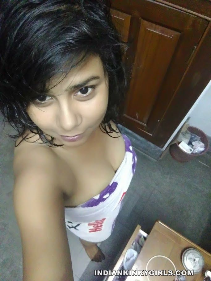 Beautiful Bengali College Girl sexy Selfies_010.jpg