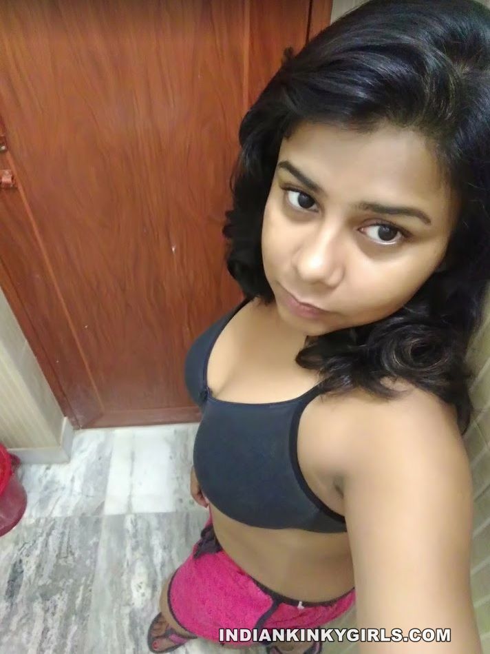 Beautiful Bengali College Girl sexy Selfies_001.jpg