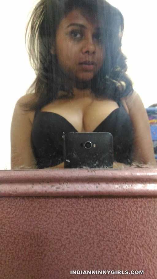 Beautiful Bengali College Girl sexy Selfies_007.jpg