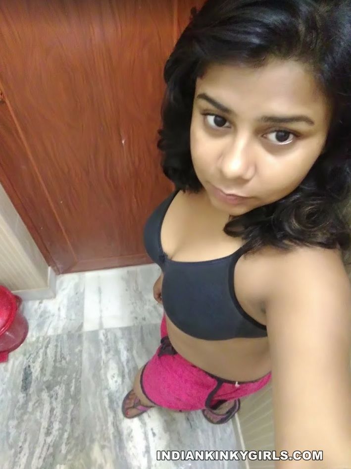 Beautiful Bengali College Girl sexy Selfies.jpg