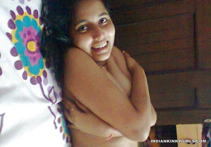 Young Sexy Desi Wife Posing Lovely Small Tits _004.jpg