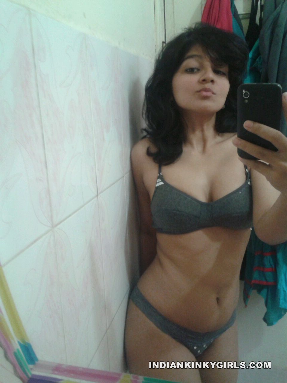 Pretty Teen Ex Gf Priya Sexy Selfies _003.jpg