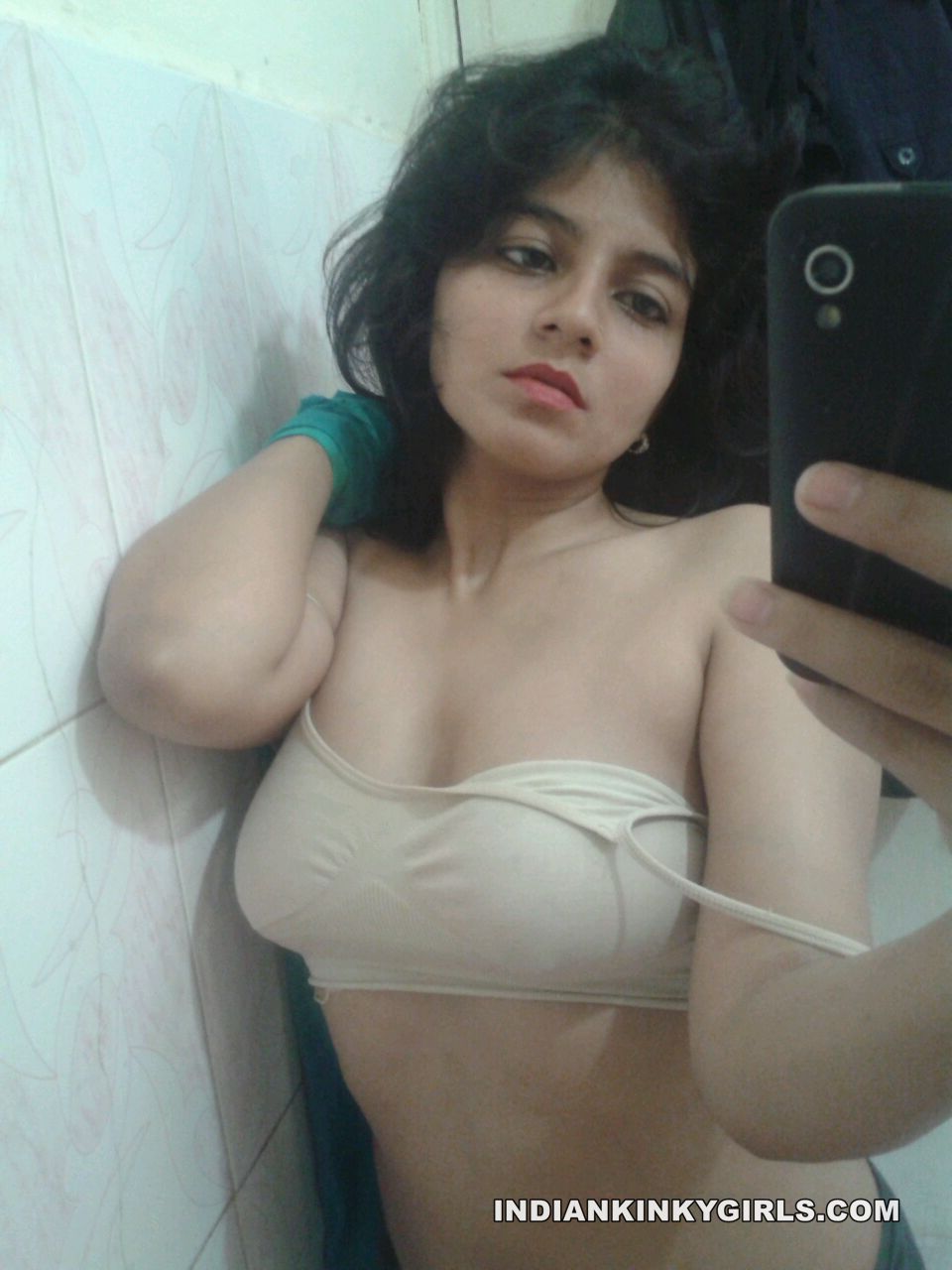 Pretty Teen Ex Gf Priya Sexy Selfies _001.jpg