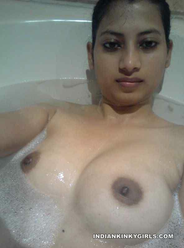 Bangalore Sexy Girl Taking Nude Selfies in Bathtub _004.jpg