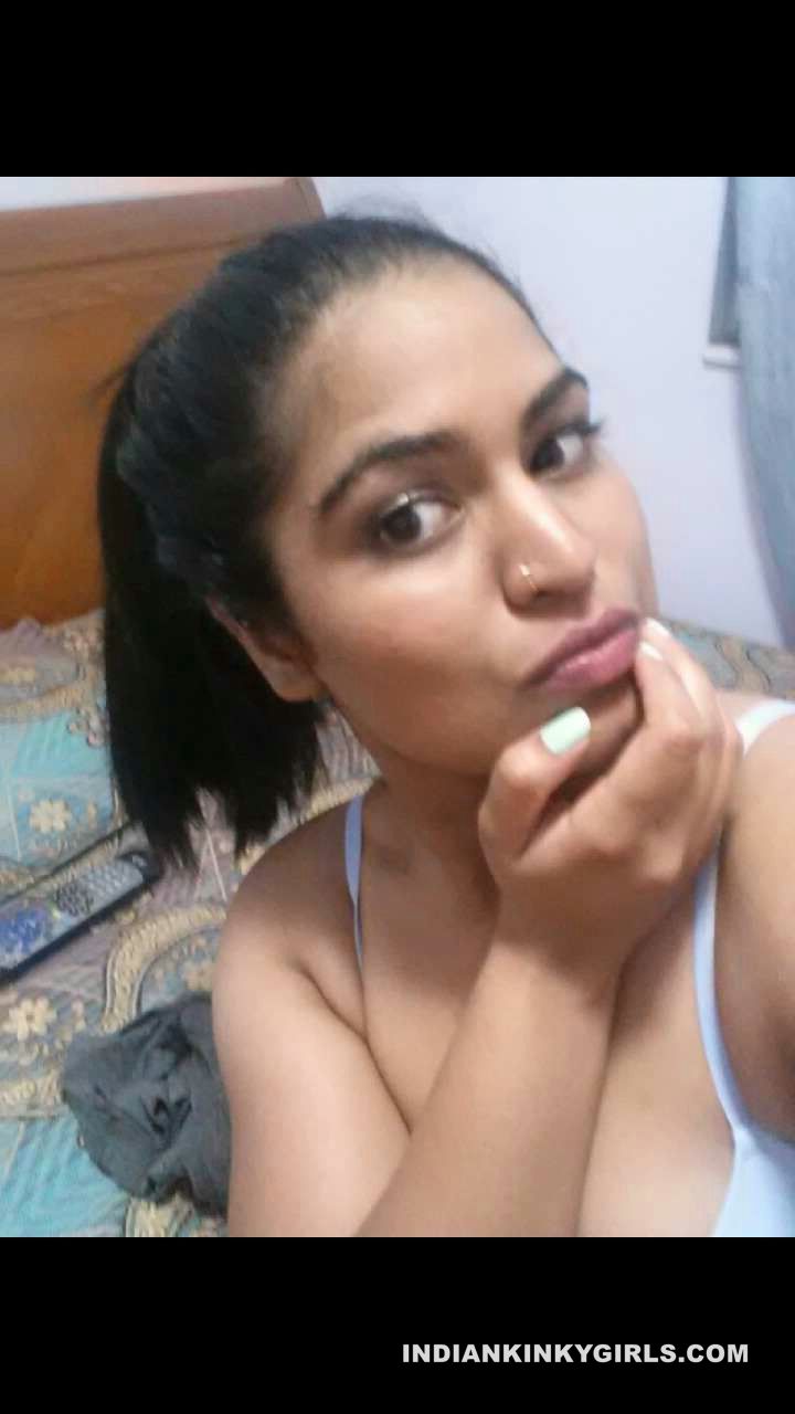 Naughty Meerut Girlfriend Showing Lovely Boobs Selfie_002_2.jpg