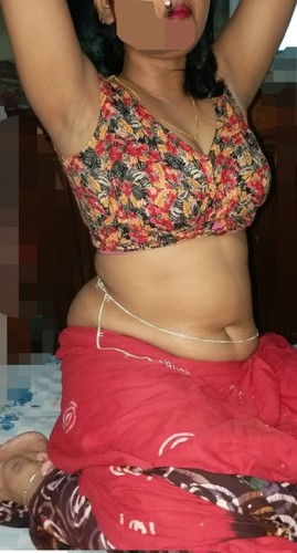 Bhabhi Cheated With Devar Enjoy Friends In Half Saree At Home Aunties Nude Club