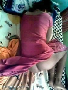 Shudh Desi Biwi Naked Posing Photos Leaked _002.jpg