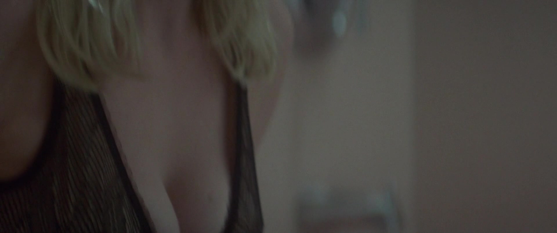 Kirsten Dunst - Woodshock 1080p BluRay 0978.jpg