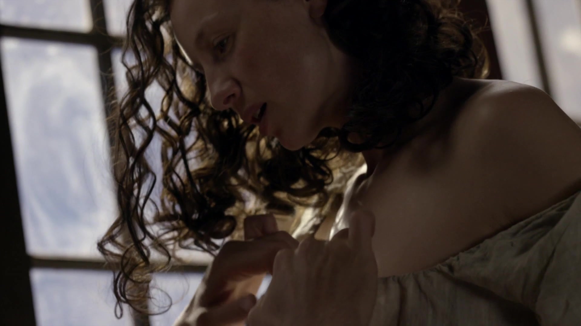 Caitriona Balfe - Outlander S03 E13 1080p 530.jpg