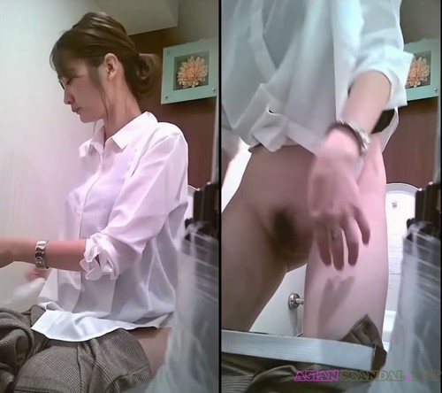 School girl’s toilet overflowing with piss 6