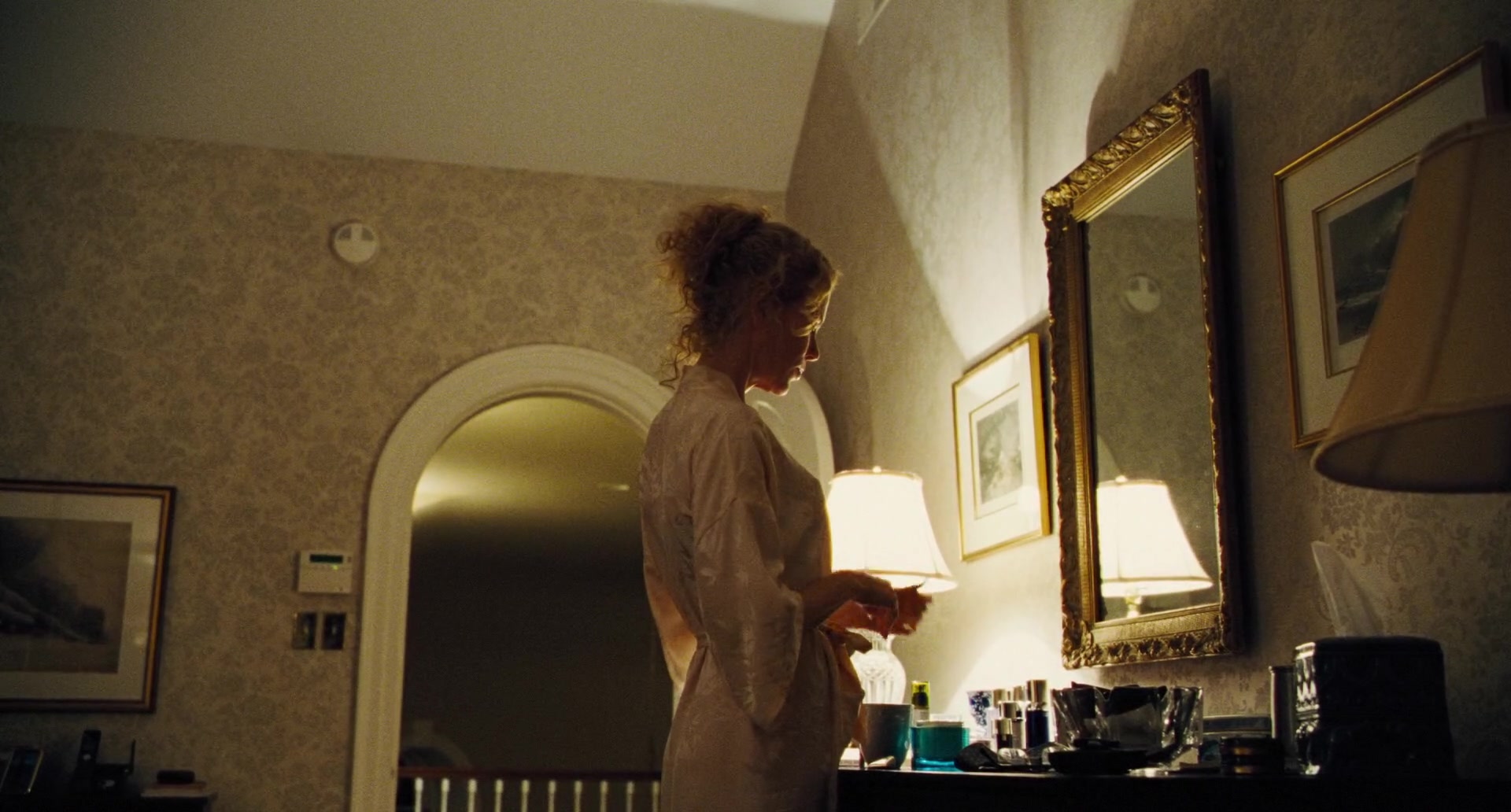 Nicole Kidman, Alicia Silverstone - The Killing of a Sacred Deer 1080p 007.jpg