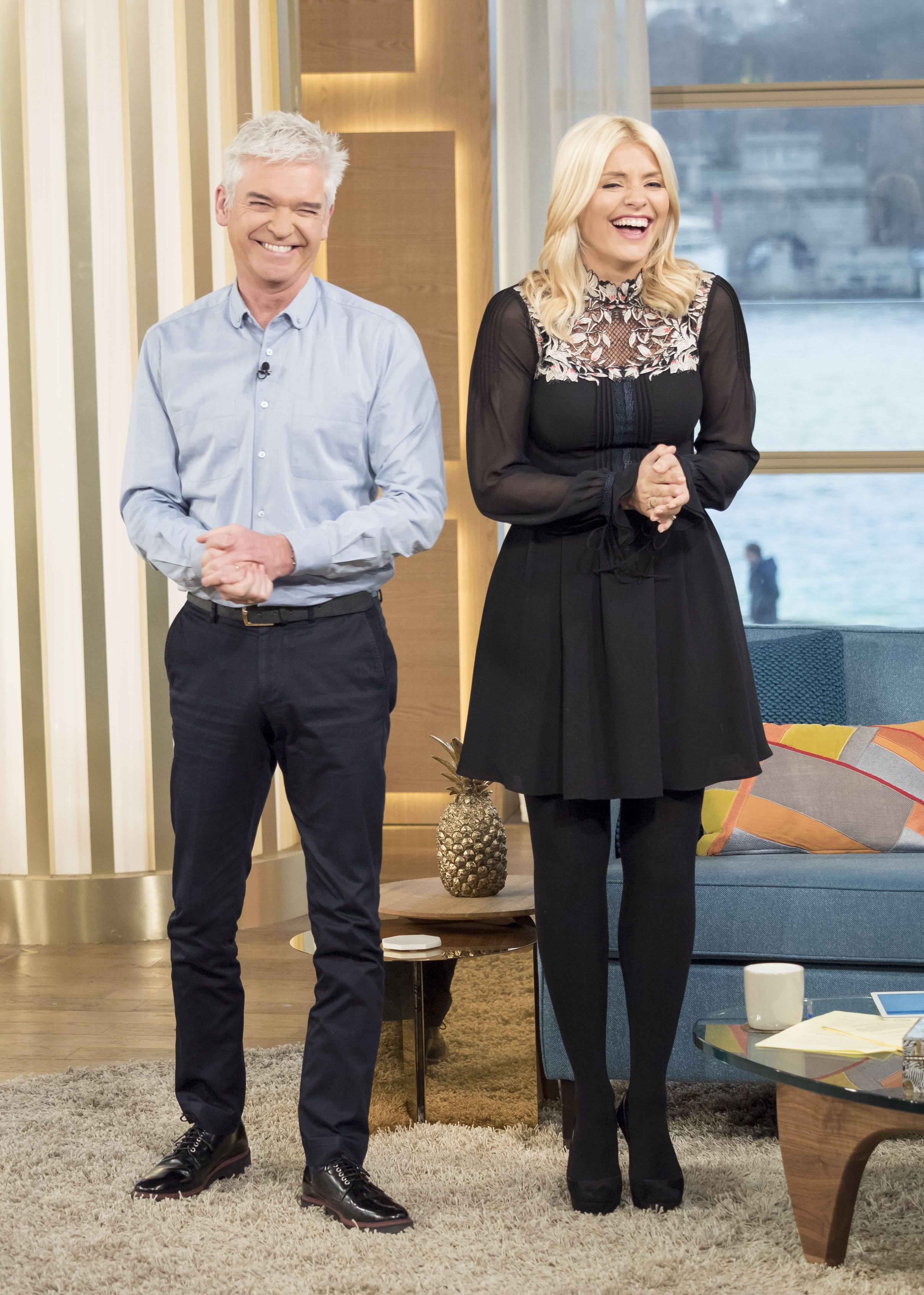 Holly_Willoughby_190.jpg