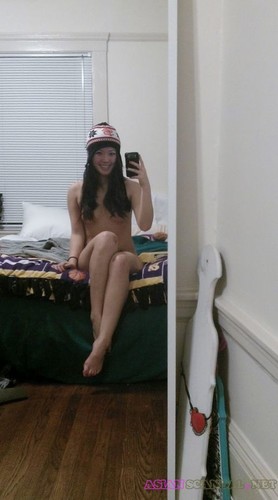 18 Year old Nude Booty Shake Selfie Asian Girl