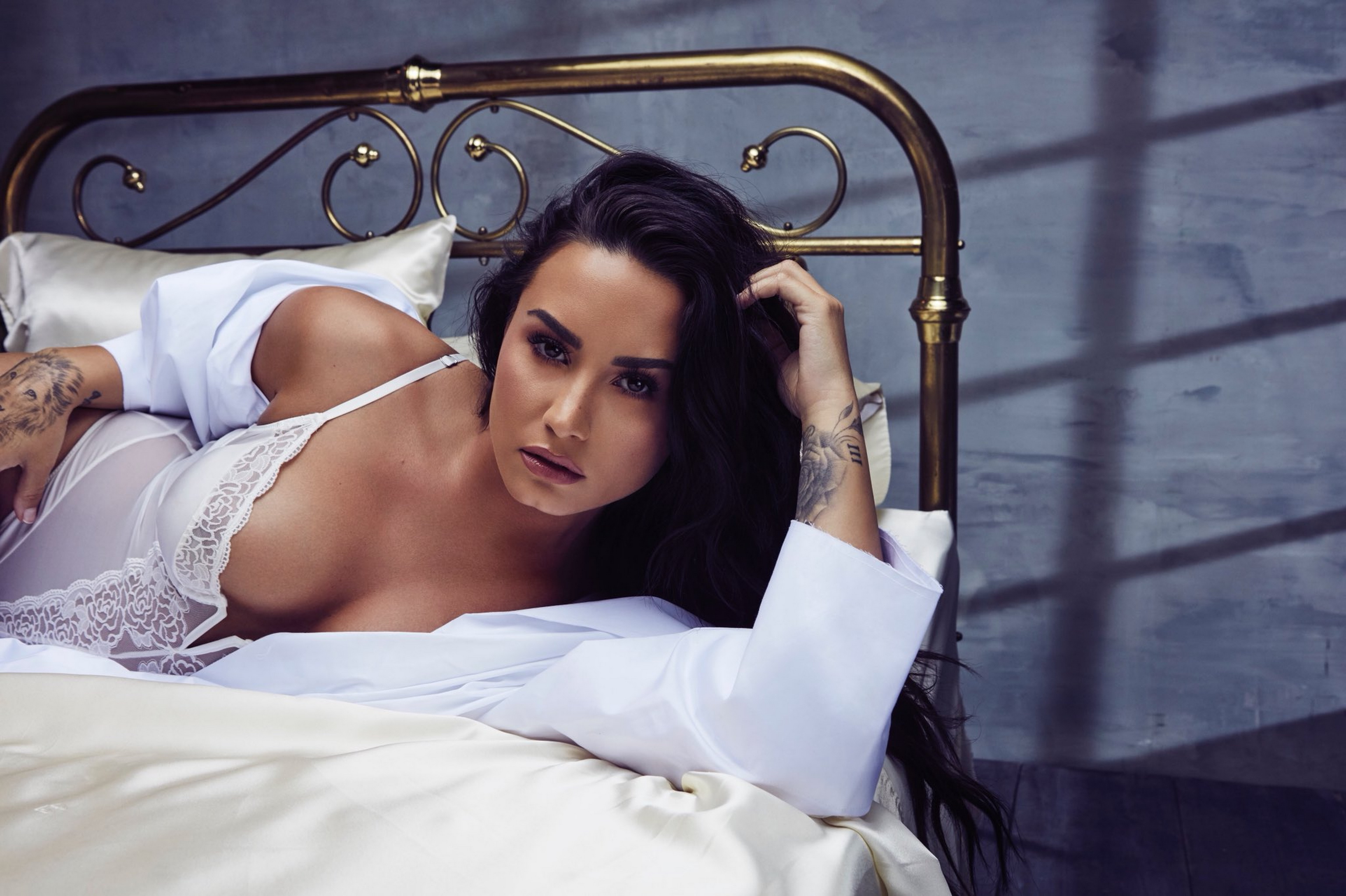 Demi Lovato big boobs in sexy lingerie 2x HQ photos 4.jpg