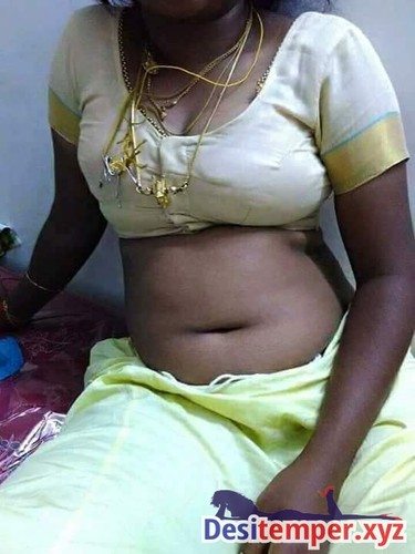 375px x 500px - Big Thigh Indian Aunty Big Navel In Half Saree At Home Aunties ...