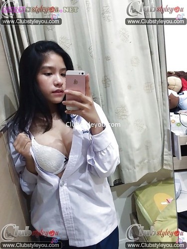 Thai Schoolgirl Kumpor Shows Boobs