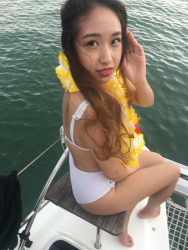 Chinesisch-kanadisches Mädchen Chan Ann Jessica zeigt Titten