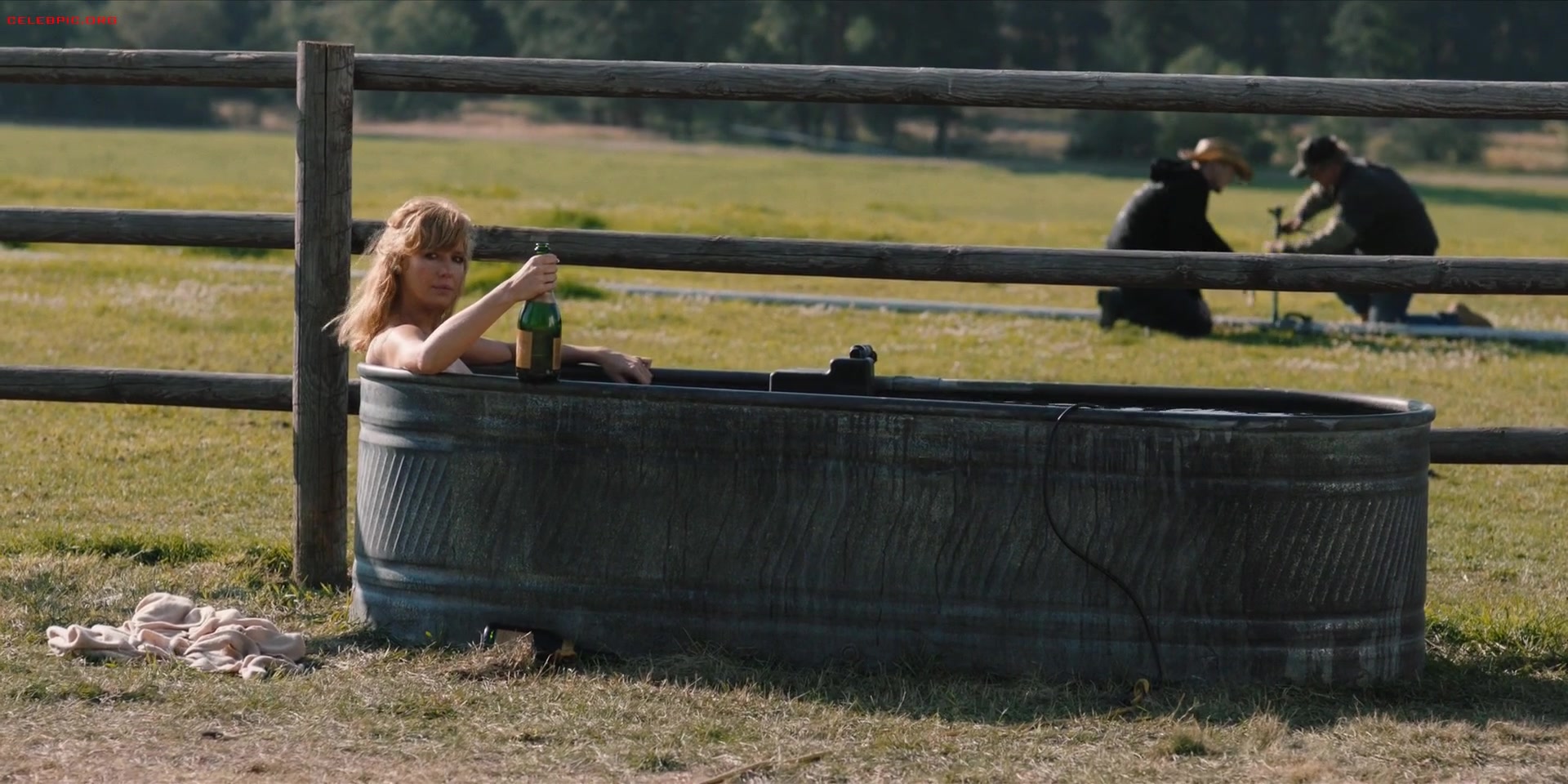 Beth dutton bathtub scene - 🧡 Season 2 of Yellowstone starring Kevin Costn...