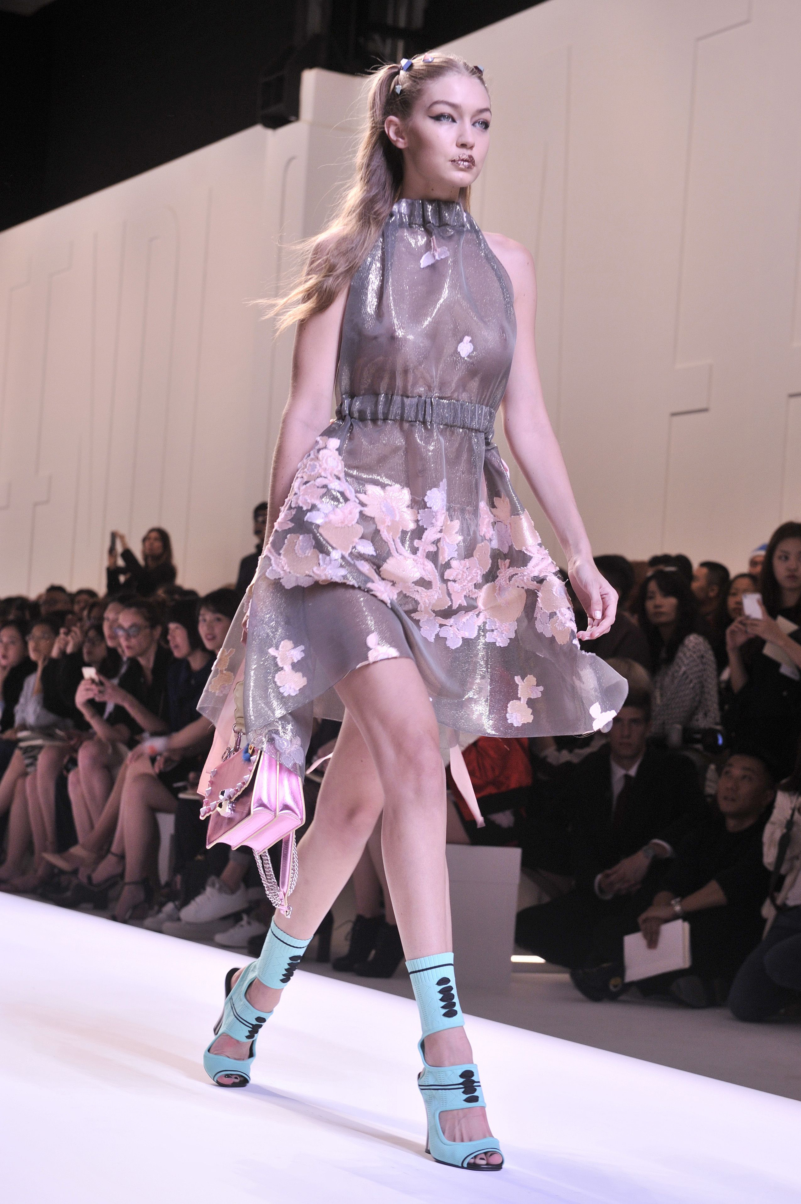 Gigi-Hadid-In-Floral-dress.jpg
