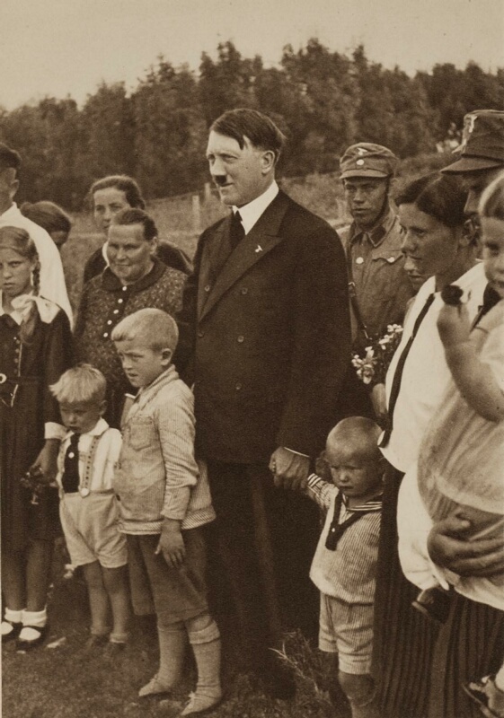 Adolf Hitler Nazi propaganda photos 2 Image 039 (search the zip file - rare images in 3 sets).JPG