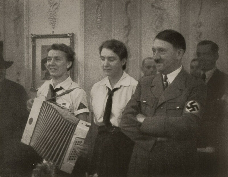 Adolf Hitler Nazi propaganda photos 3 Image 025.JPG