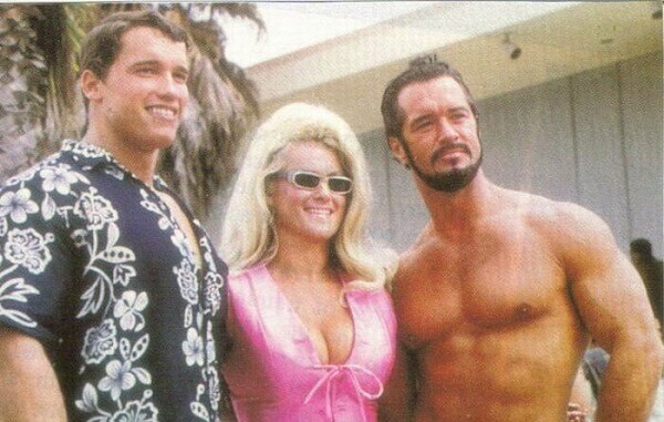 Arnold Schwarzenegger - antigas (35).jpg