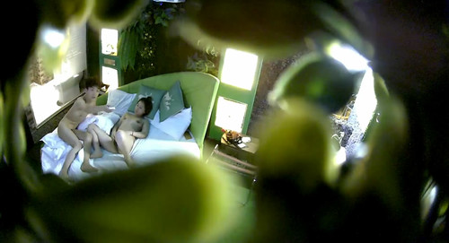 Hackers use the camera to remote monitoring of a lover’s hotel