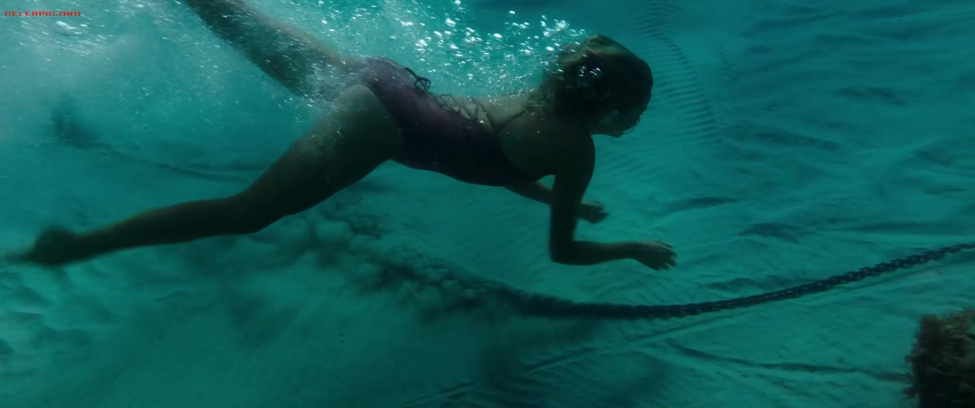 Shailene Woodley - Adrift 1080p (1) 1023.jpg