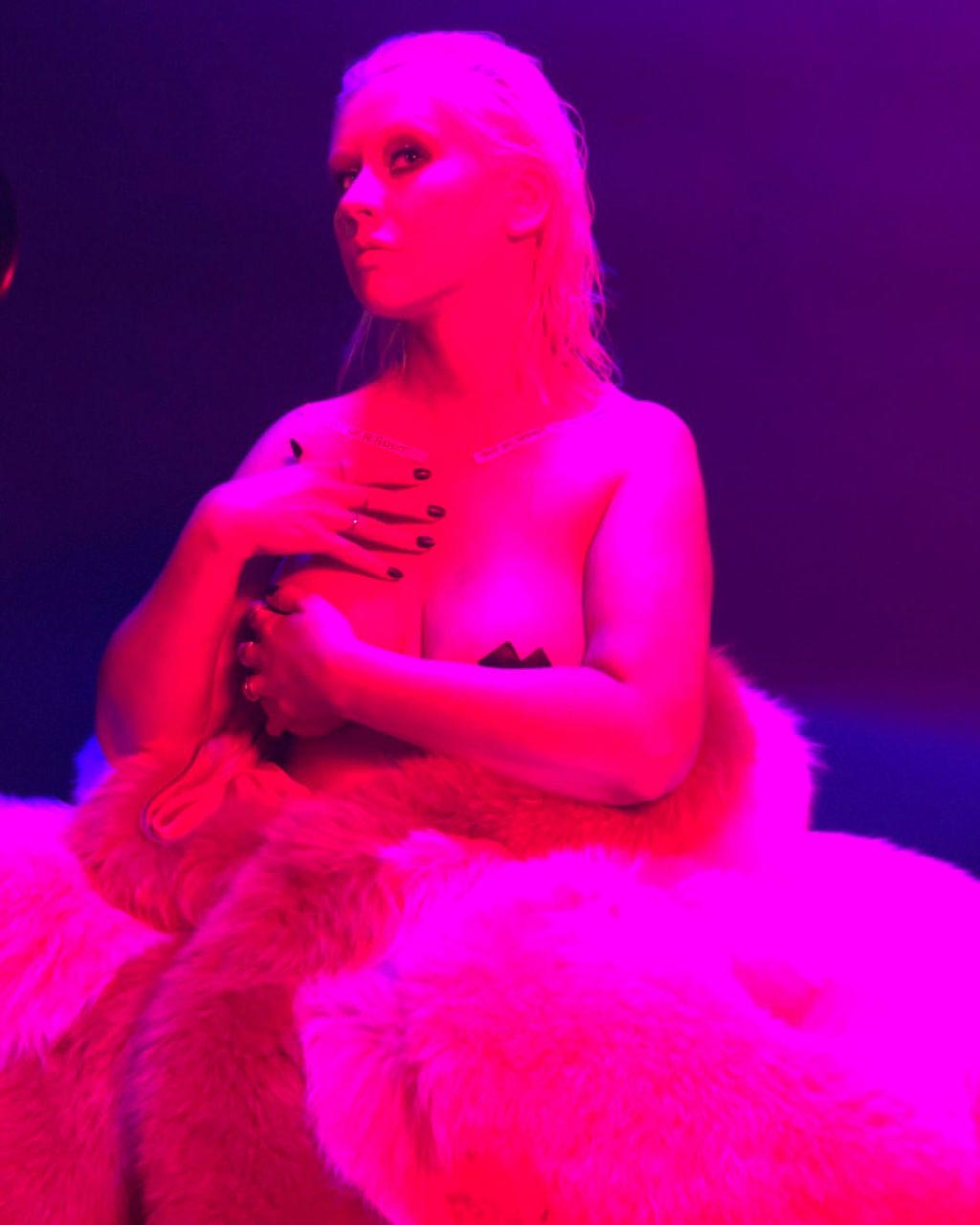 17-Christina-Aguilera-Naked-Nude-Sexy.jpg