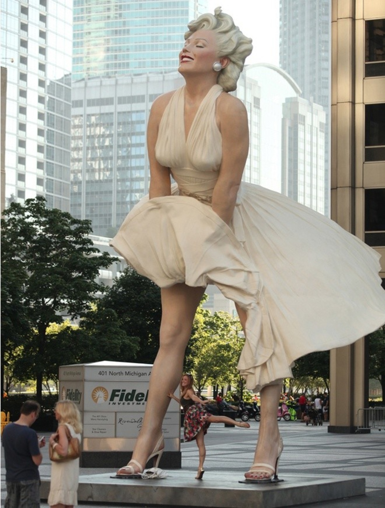 статуя мерлин в чикаго