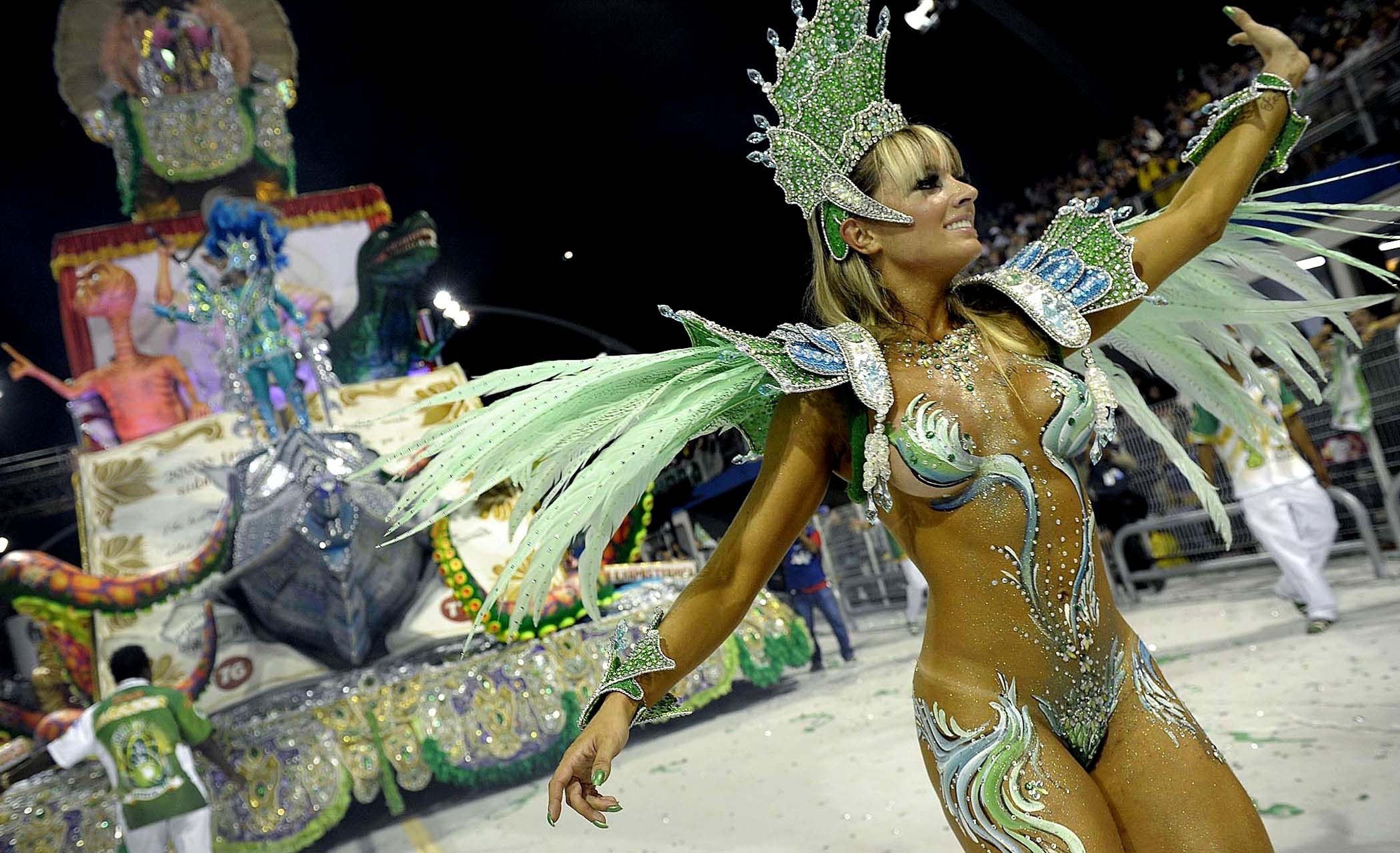 порно на карнавале бразилия фото 97