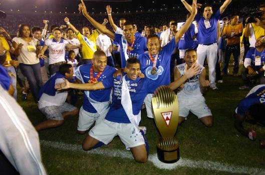 Cruzeiro 2009 - 14 comemoração do bi rural.jpg